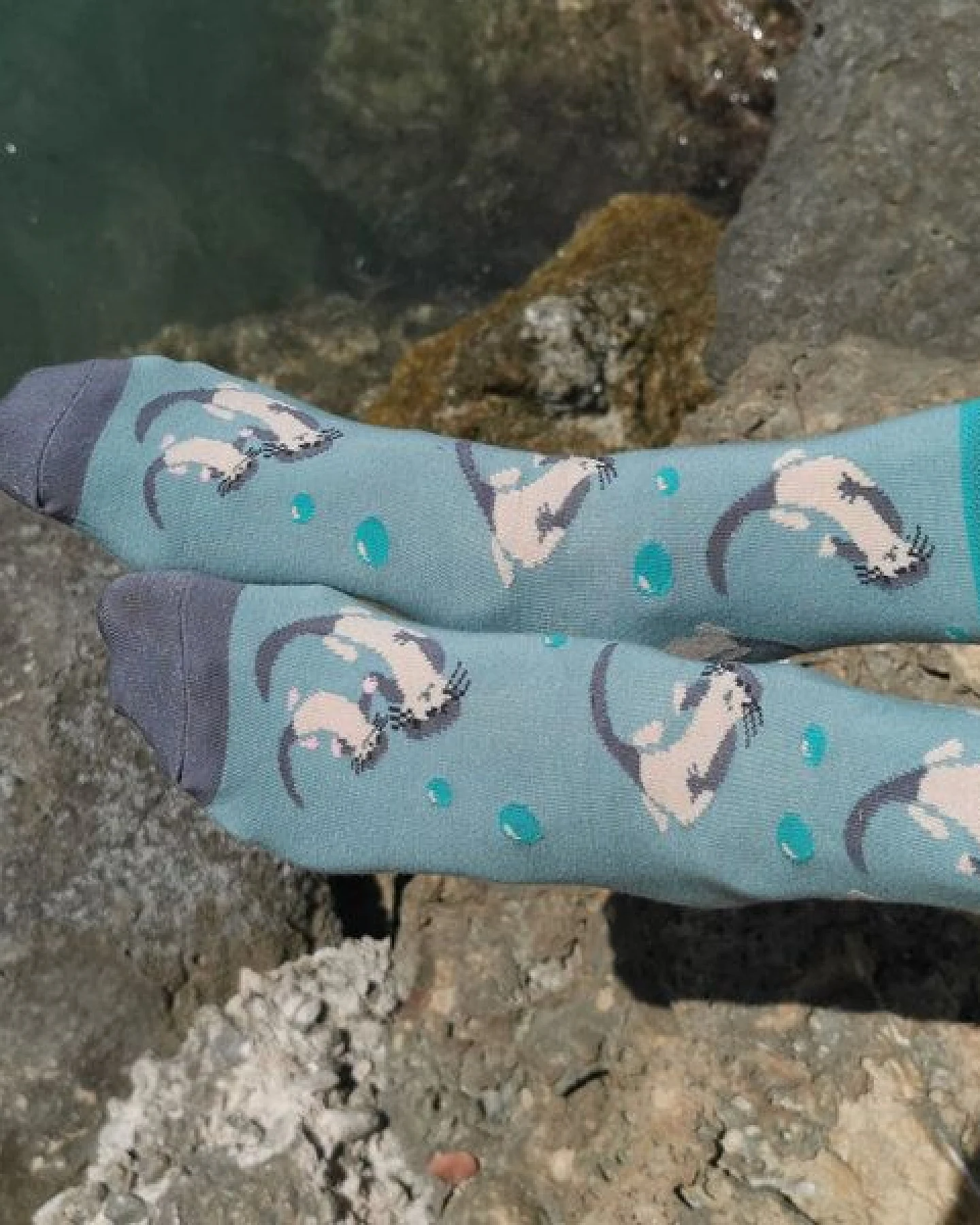 Fräulein Prusselise Otter Socke, türkies, Wasser, bedrohte Tiere, bunt – Ansicht 2