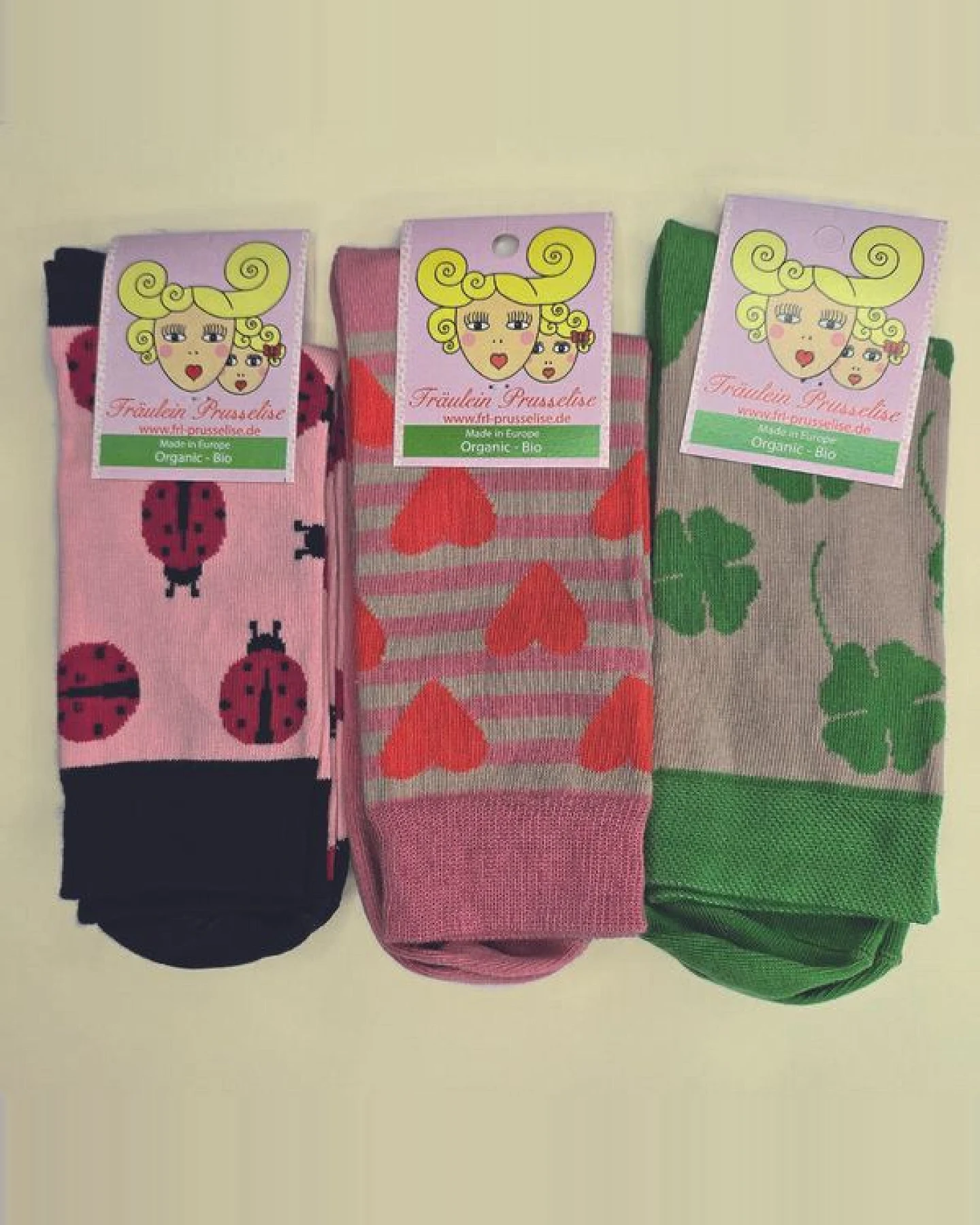 Fräulein Prusselise 3er spezial Socken Pack Mama ist die Beste, Glück, Käfer, Herzen, bunt – Ansicht 2