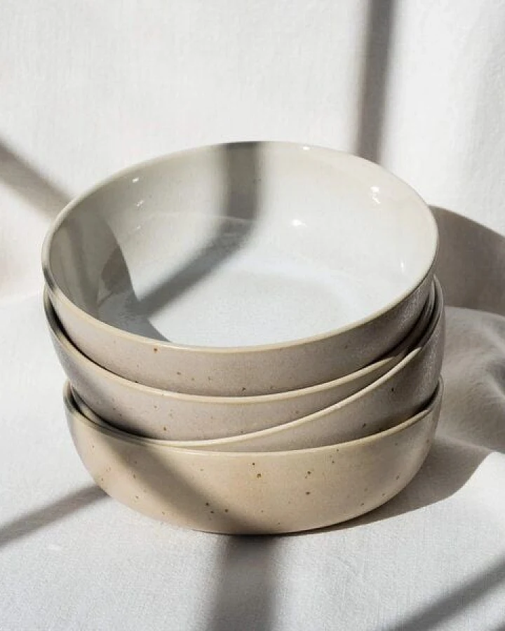 EDDA stoneware Handgemachte Steingut Schale Eelina - Beige (ø 18 x 4,5 cm)