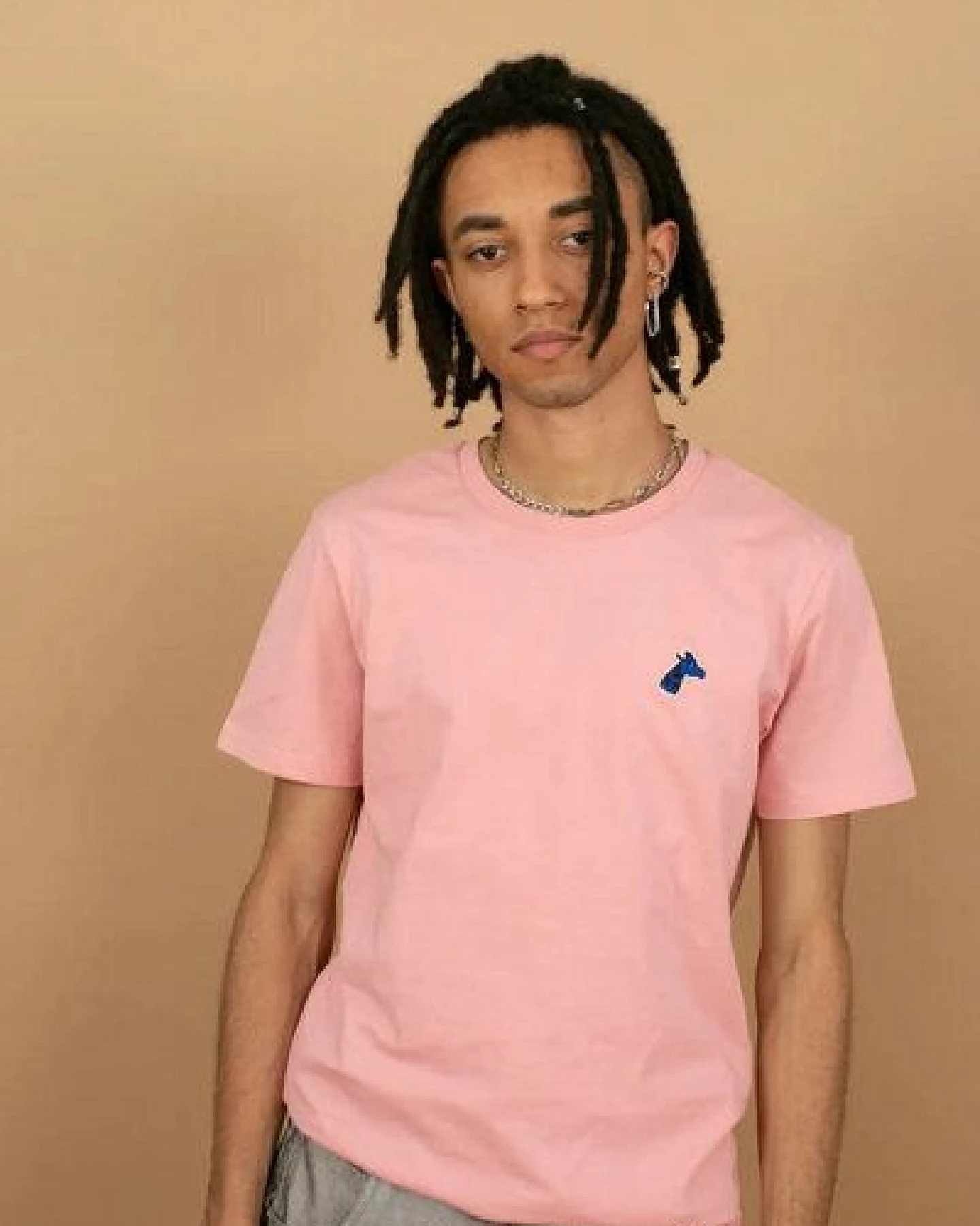 girafon bleu Klassisches besticktes T-Shirt - Unisex – Ansicht 2