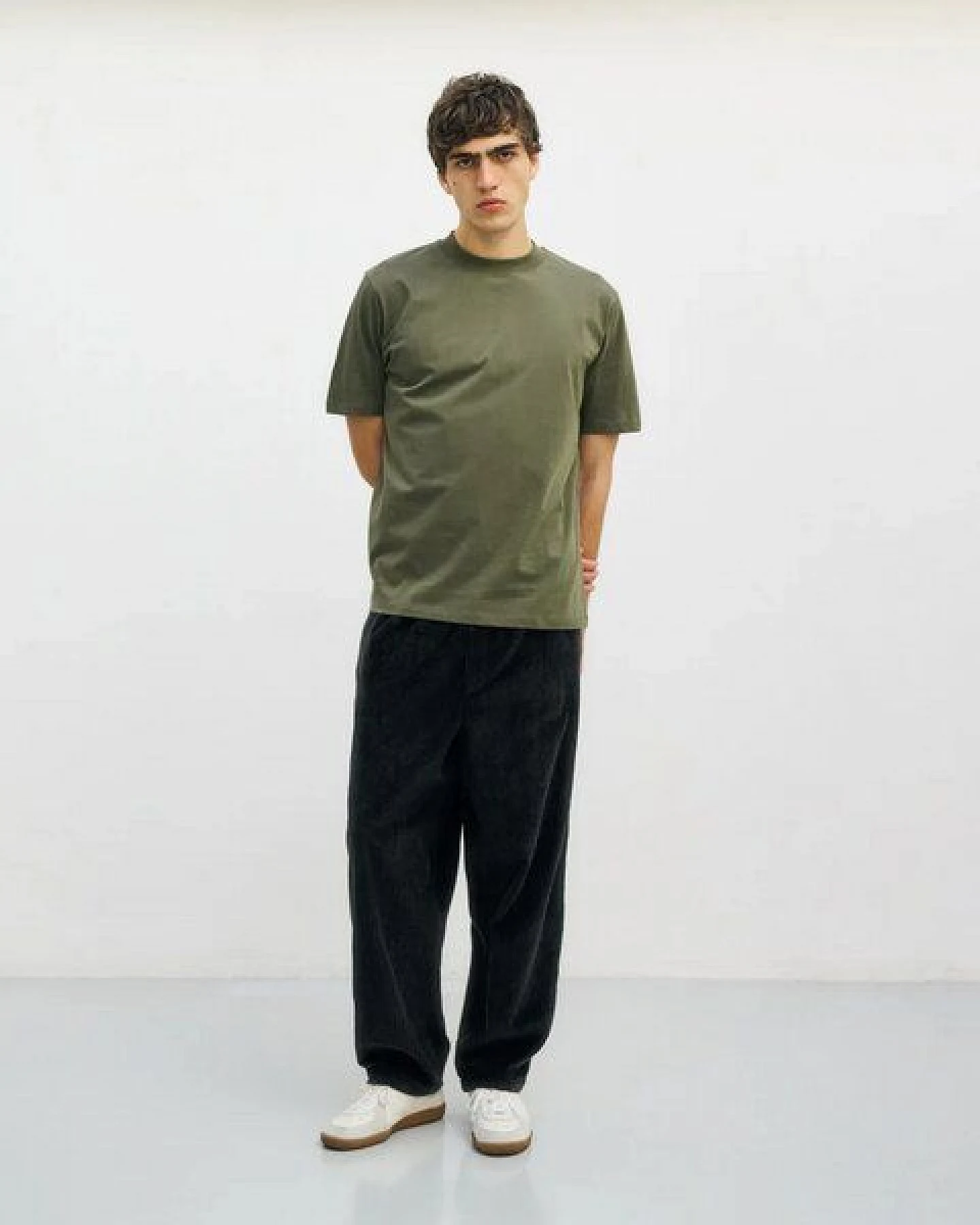 Rotholz Basic T-Shirt mit breitem Kragen Bio Baumwolle – Ansicht 2