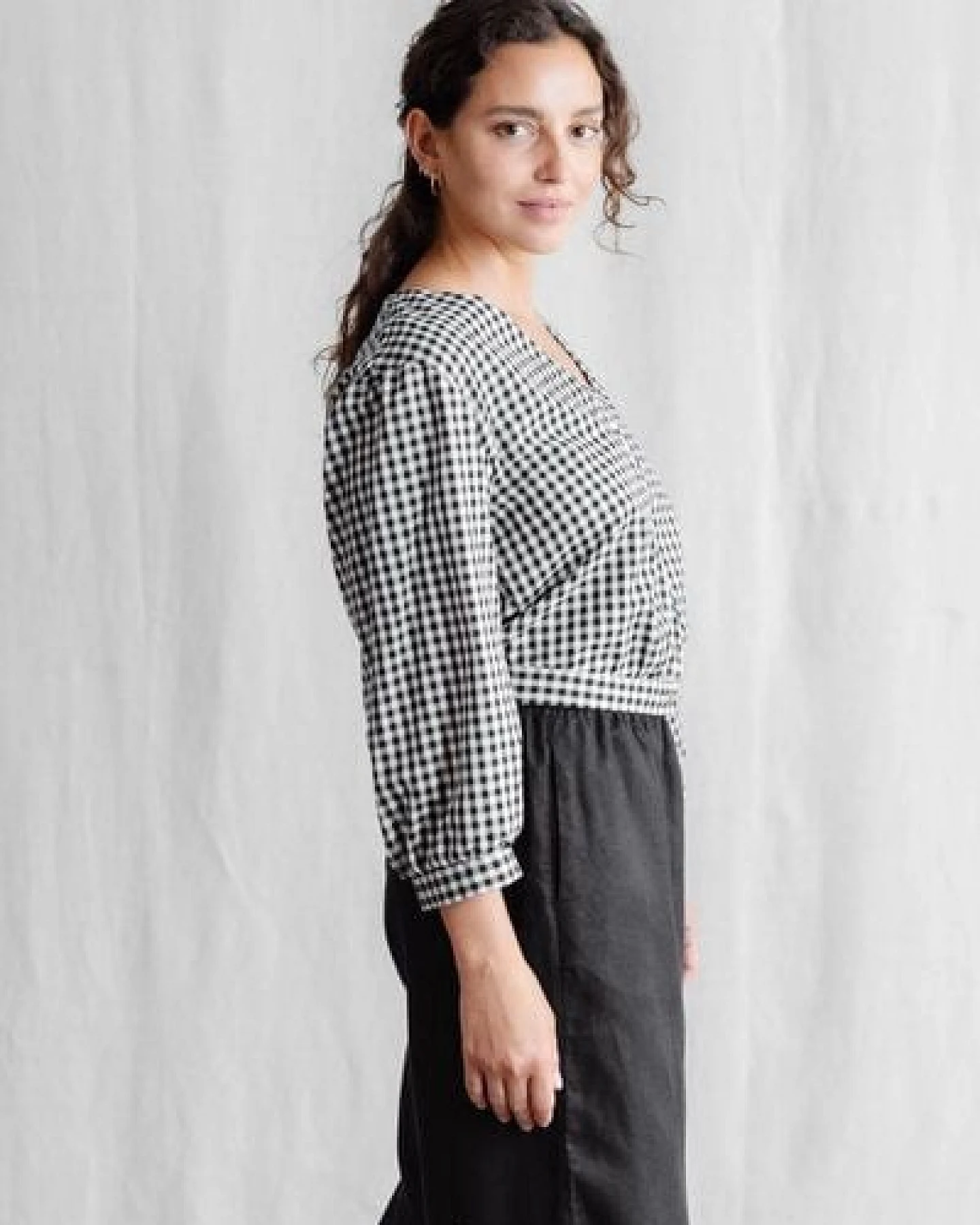 Jyoti - Fair Works Bio-Baumwoll Bluse Sahay Kariert – Ansicht 3
