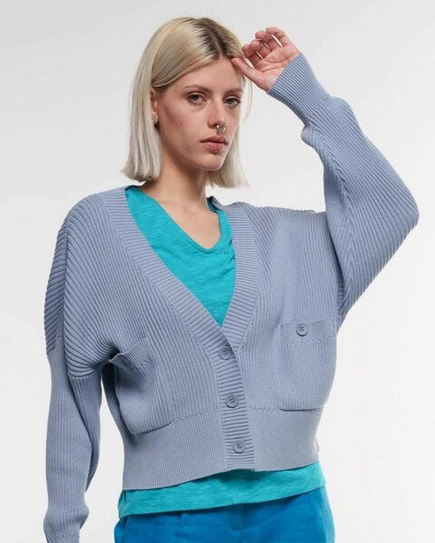 Alma & Lovis Grandpa Rippen-Strickjacke aus reiner Bio-Baumwolle – Ansicht 3