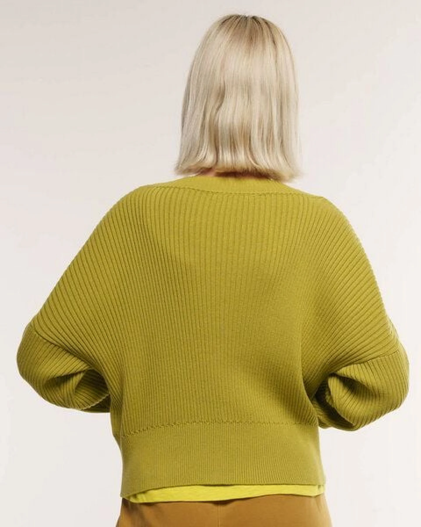 Alma & Lovis Grandpa Rippen-Strickjacke aus reiner Bio-Baumwolle – Ansicht 4