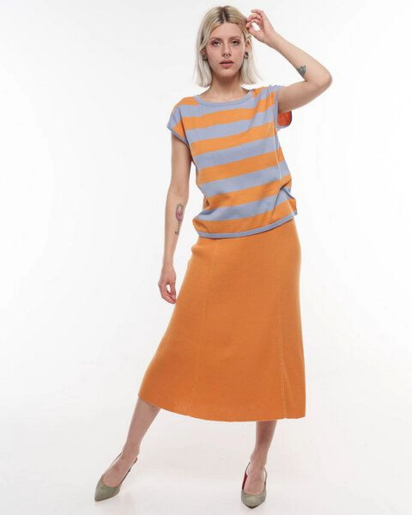 Alma & Lovis Legeres Feinstrick-Shirt aus reiner Bio-Baumwolle – Ansicht 2