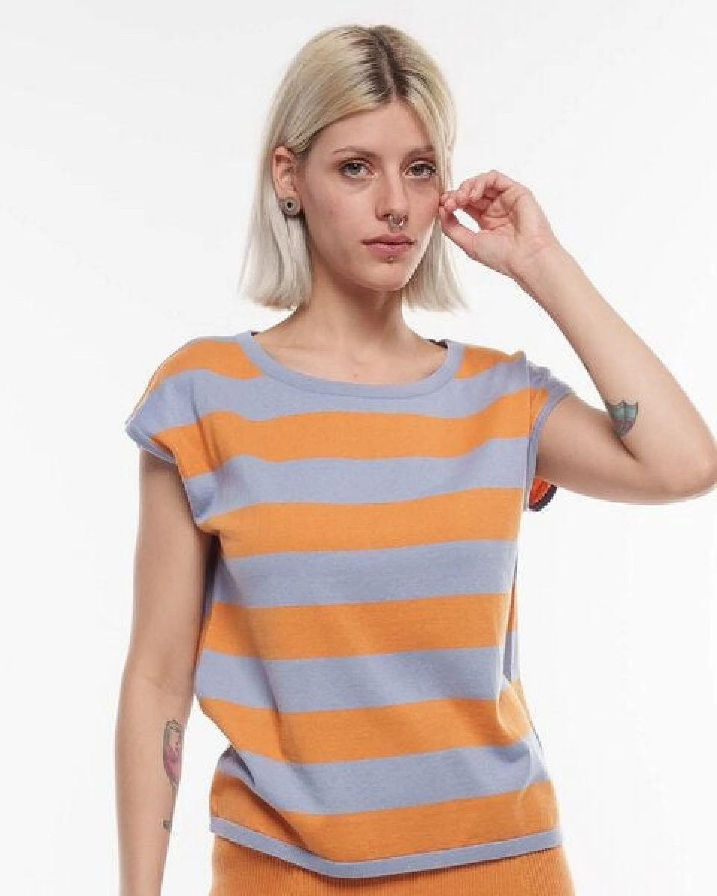 Alma & Lovis Legeres Feinstrick-Shirt aus reiner Bio-Baumwolle – Ansicht 4