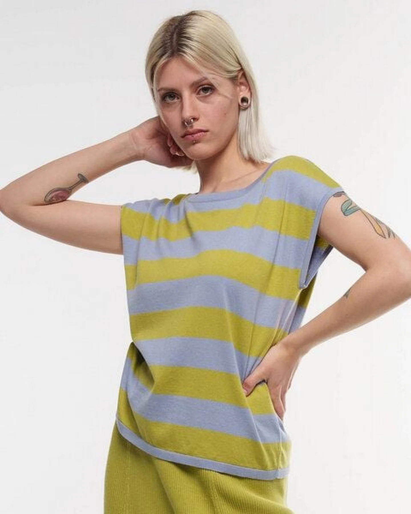 Alma & Lovis Legeres Feinstrick-Shirt aus reiner Bio-Baumwolle – Ansicht 4