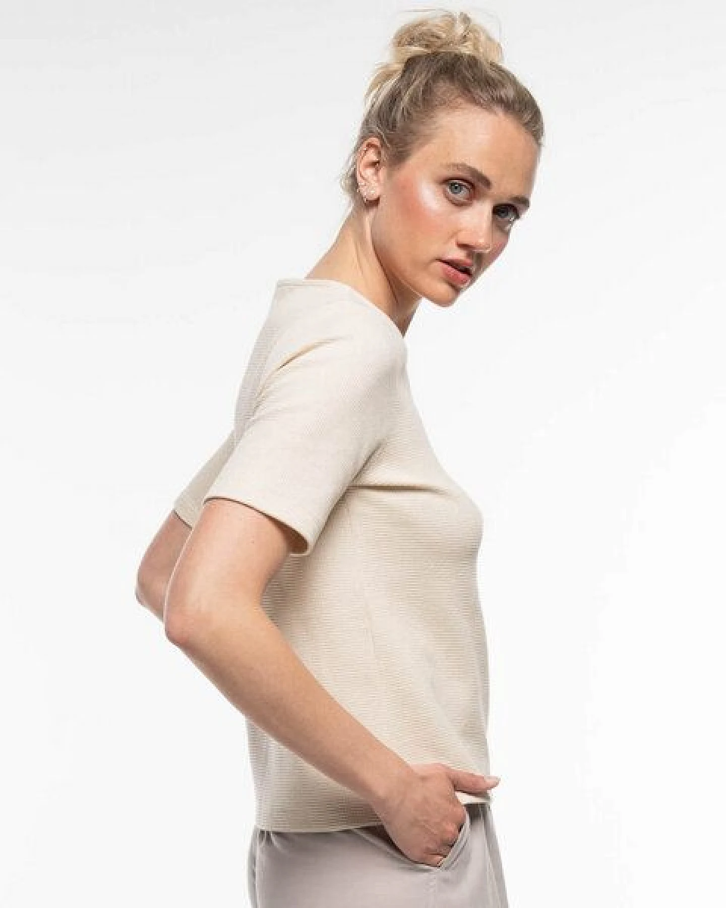 Alma & Lovis Edles Glitzer-Shirt in Waffelpiqué aus Organic Cotton – Ansicht 3
