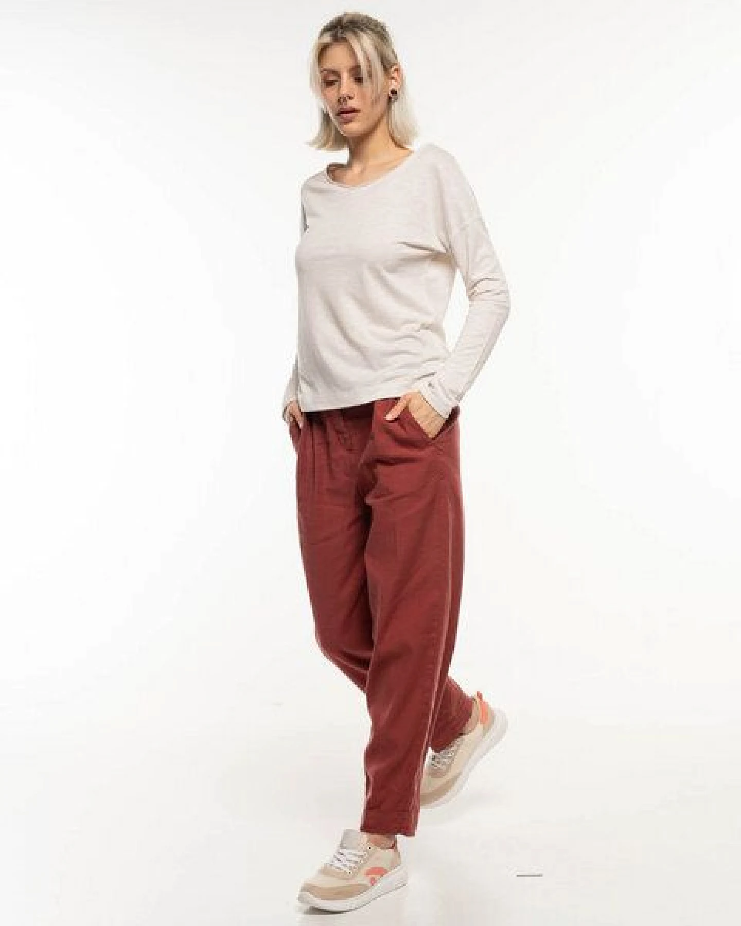 Alma & Lovis Legeres Longsleeve aus leichter Bio-Baumwolle / EcoVero – Ansicht 2