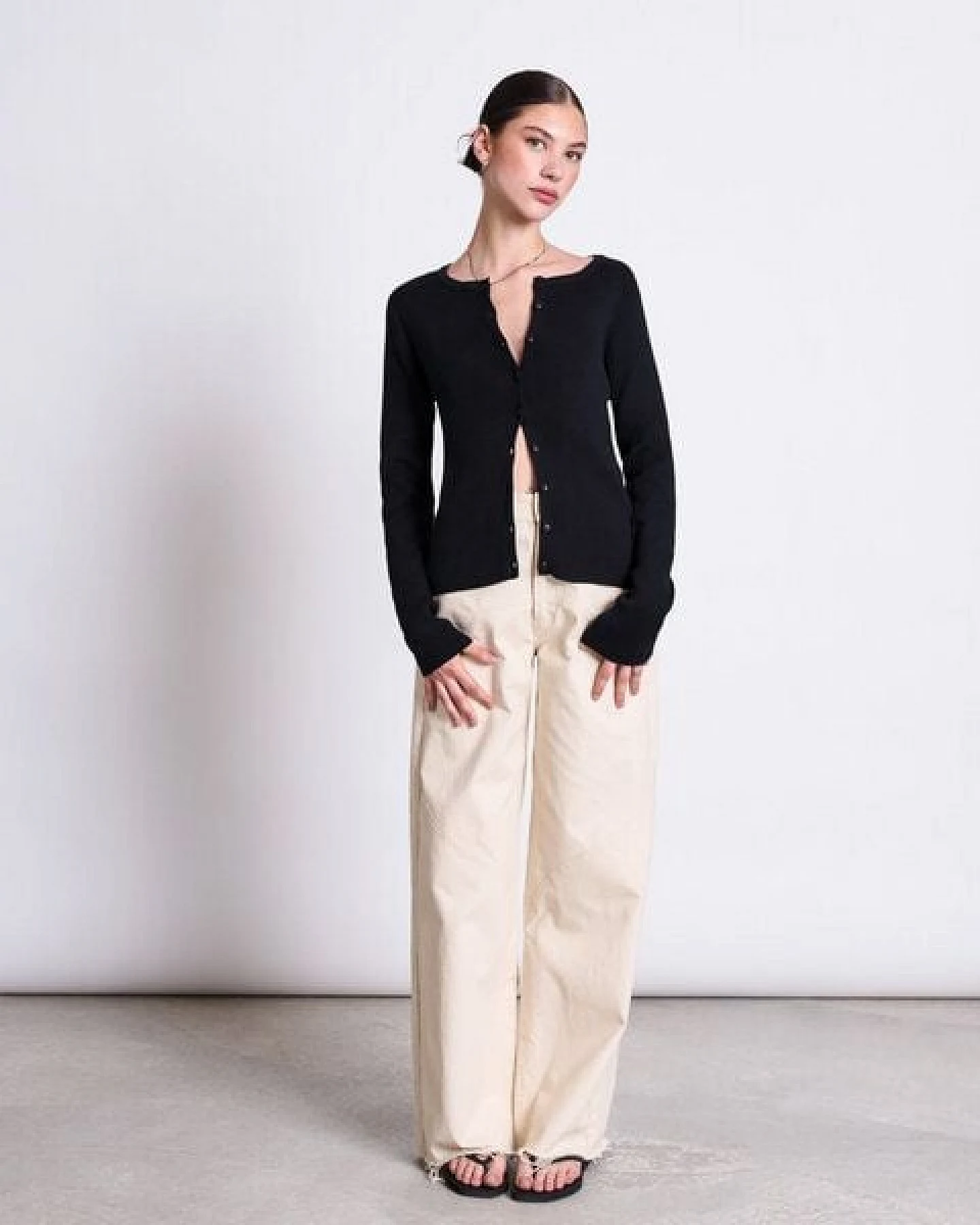 JAN N JUNE Crewneck Cardigan aus Baumwolle GLIMT GOTS – Ansicht 2