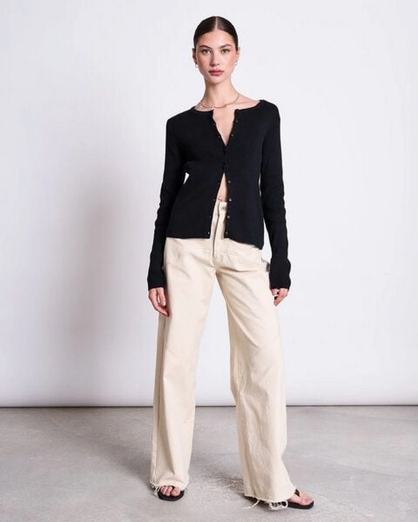 JAN N JUNE Crewneck Cardigan aus Baumwolle GLIMT GOTS – Ansicht 3