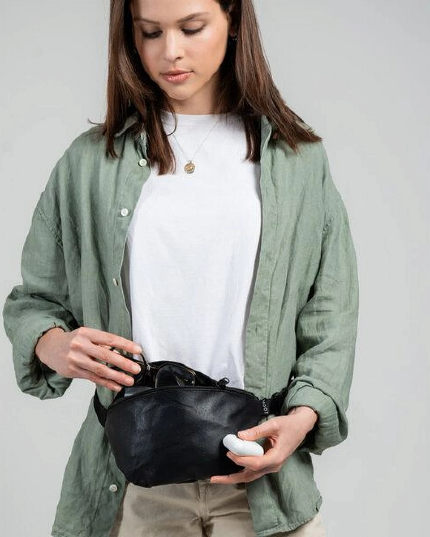 MOOT Die Bauchtasche aus Lederjacken – Ansicht 2
