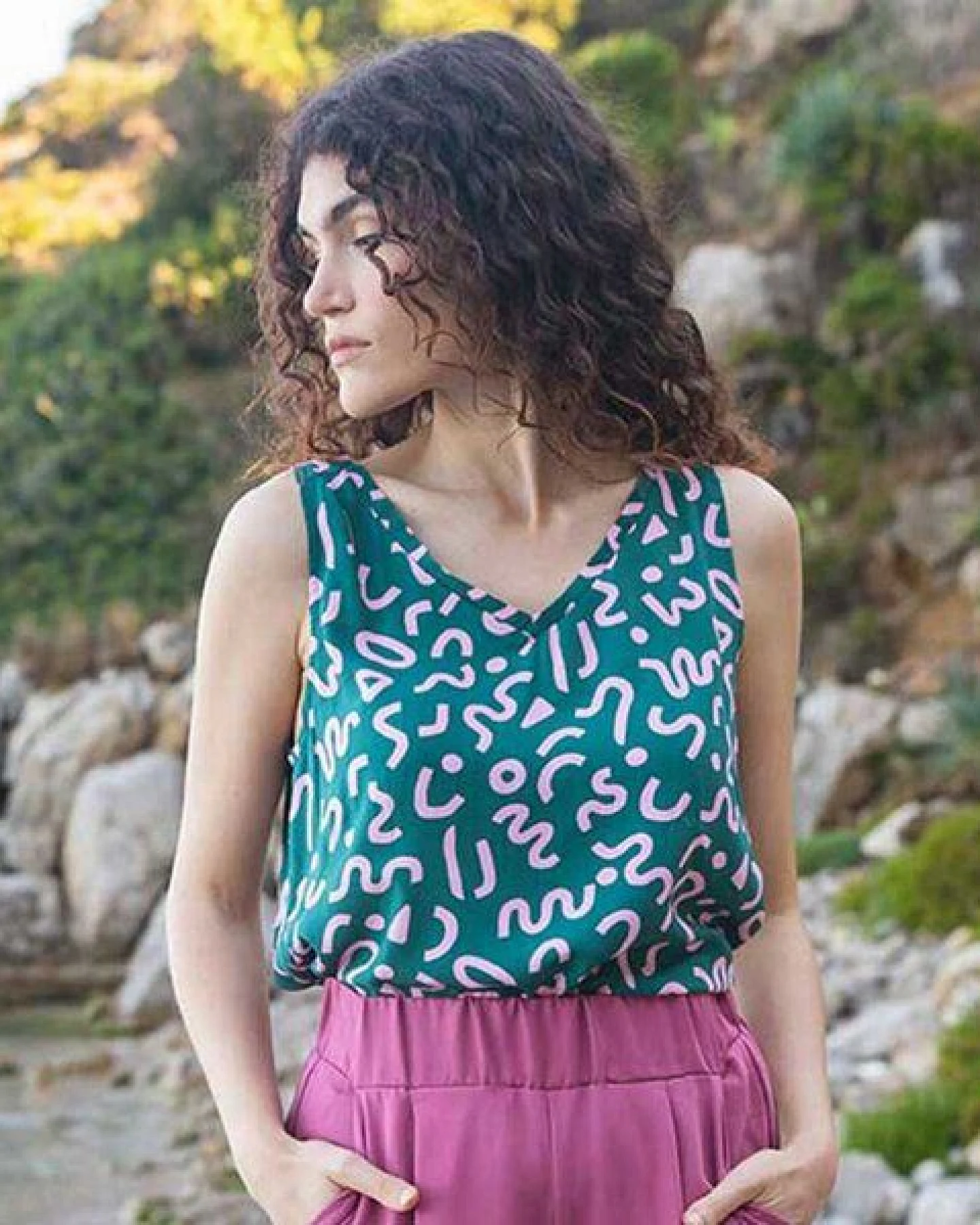 WiDDA berlin Bluse VAU forms mit grafischem Print aus ECOVERO® Viskose – Ansicht 3