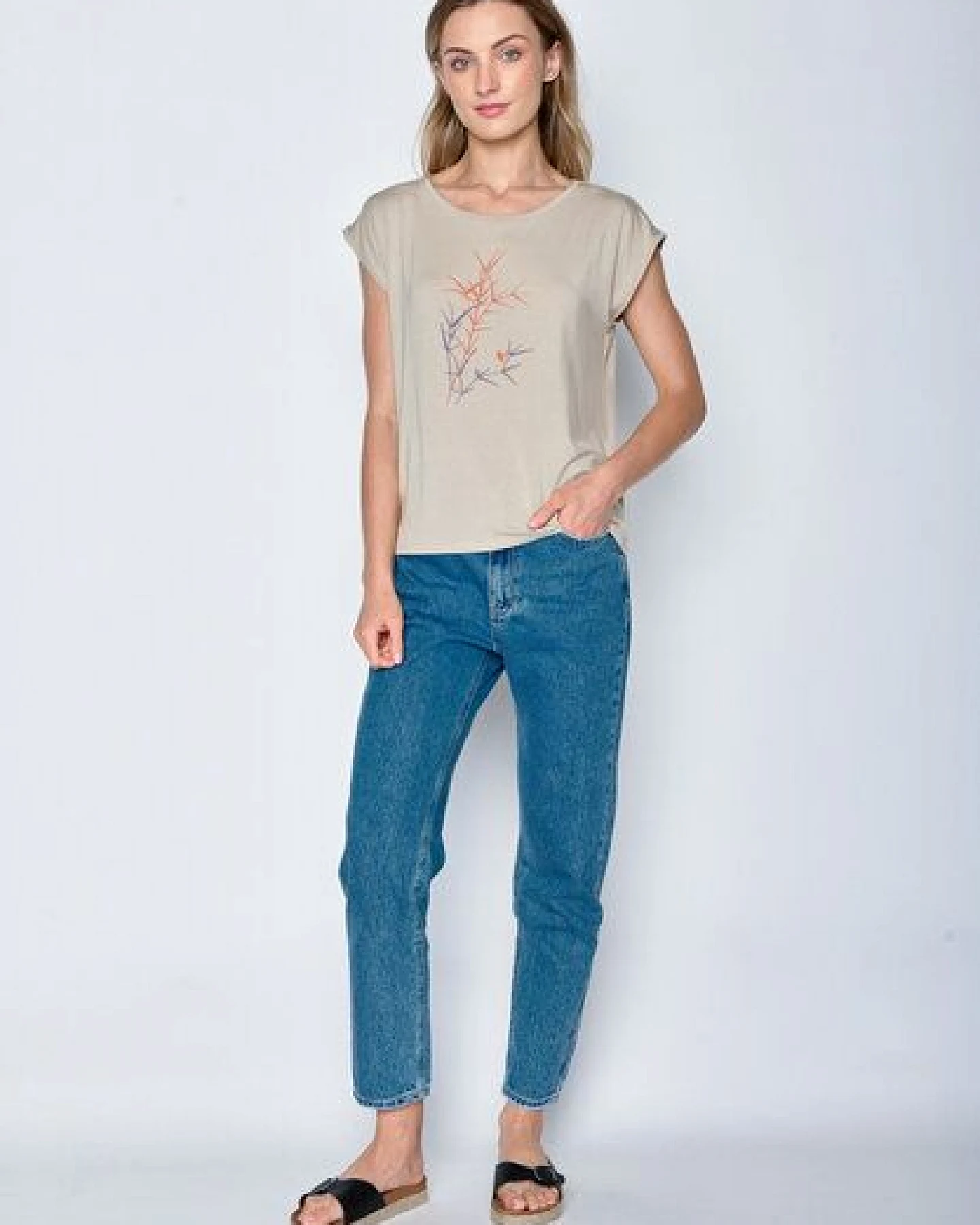 GREENBOMB Nature Bird Reed Timid - Lässiges Shirt aus LENZING TENCEL Mix / hochwertiger Print / Fair & Vegan – Ansicht 2