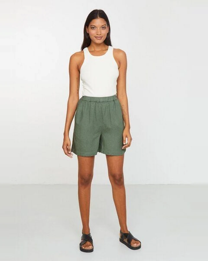 Damen Shorts aus Leinen und LENZING ECOVERO Viskose Mix - FIR - recolution