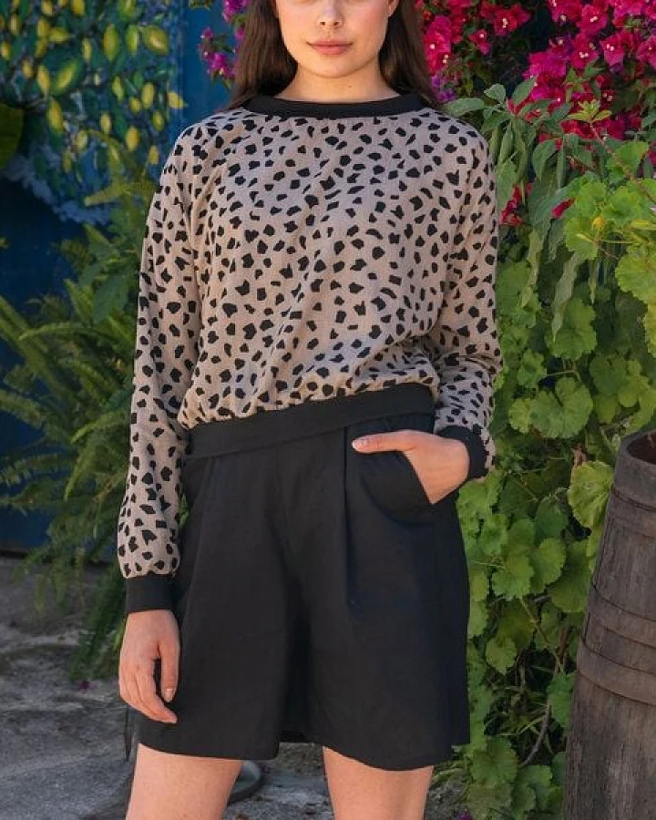 WiDDA berlin Schwarze Bermudashorts INDI aus Leinen und TENCEL®
