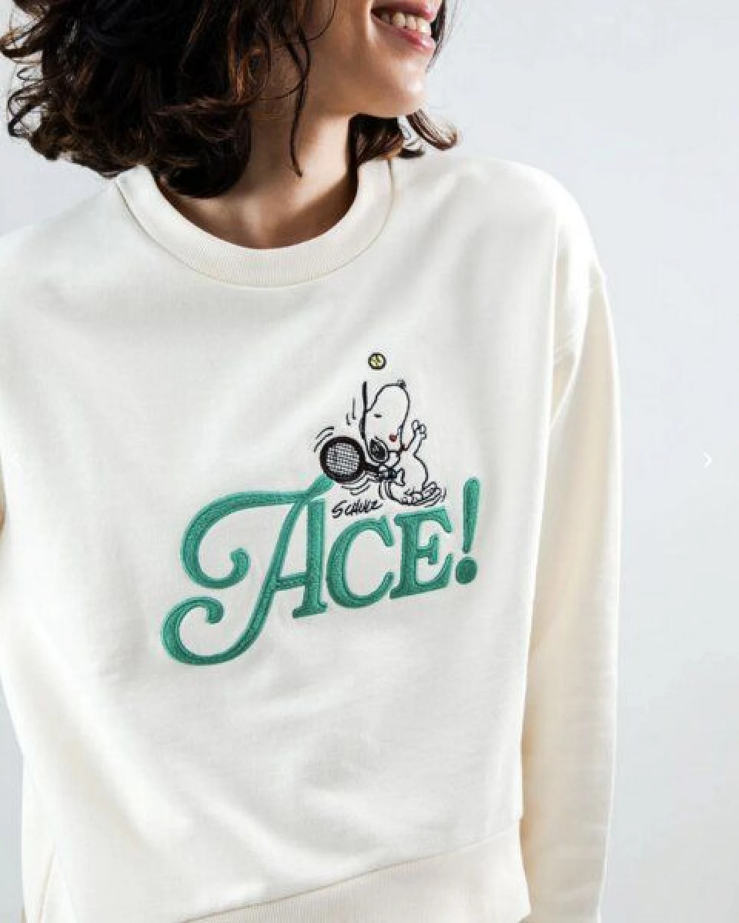 Brava Fabrics Peanuts Ace Snoopy Sweatshirt Rounded Hem Ecru – Ansicht 2