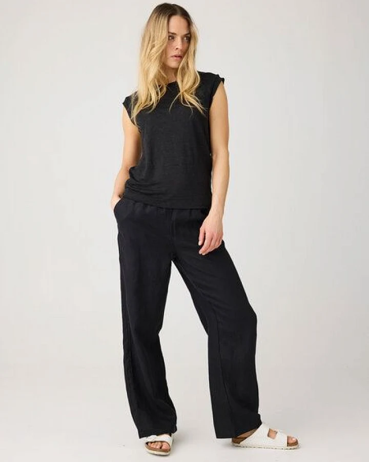 Produktseite: KnowledgeCotton Apparel POSEY weite, mittelhohe Leinenhose - GOTS/Vegan