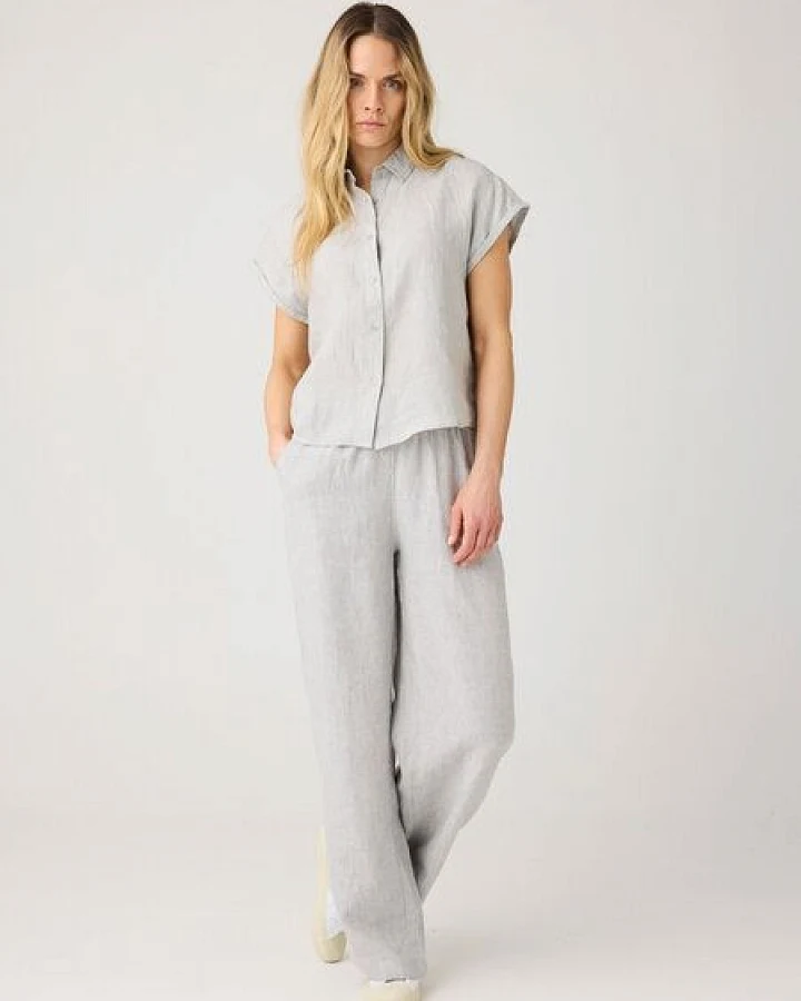 Produktseite: KnowledgeCotton Apparel POSEY weite, mittelhohe Leinenhose - GOTS/Vegan