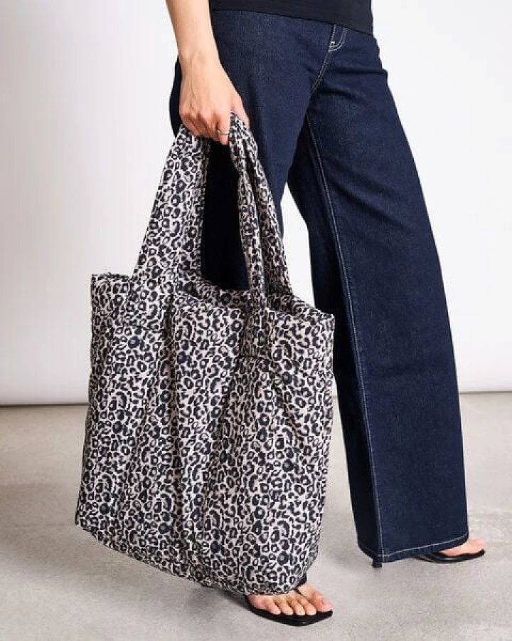 Leo Print