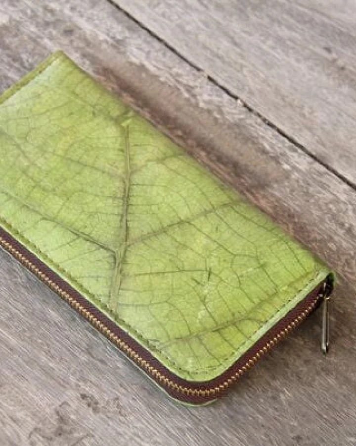 BY COPALA Portemonnaie aus recycelten Blättern / Nachhaltige vegane Brieftasche in grün