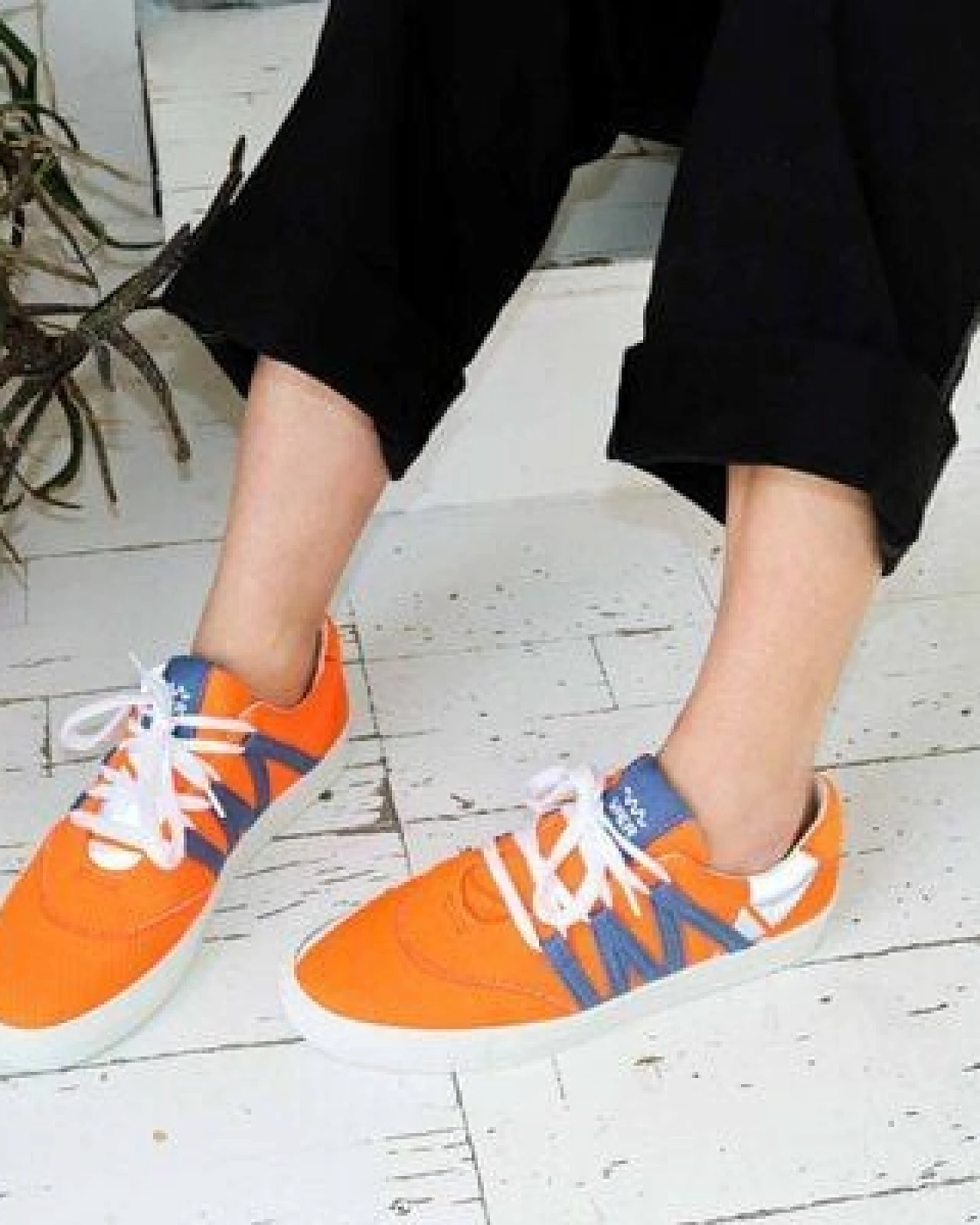 VAER LIMITIERT Nachhaltiger Sneaker: Recycled / Upcycled / Zirkulär / Vegan - Orange Blue Phoenix – Ansicht 2