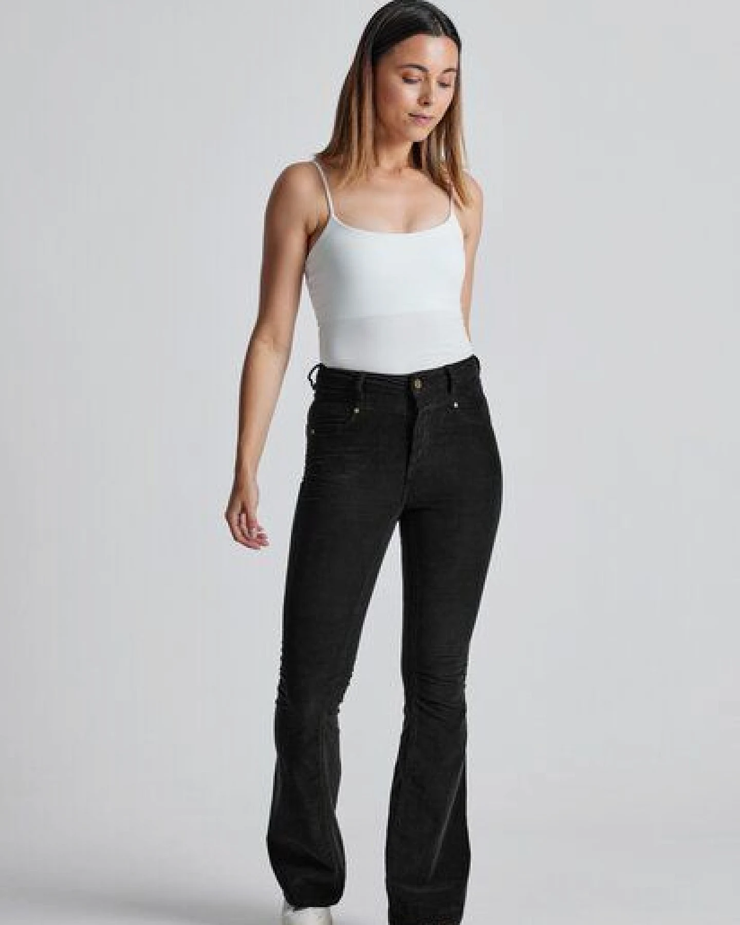 Flax and Loom Cord Schlaghose Skinny Fit Modell: Mavis – Ansicht 2