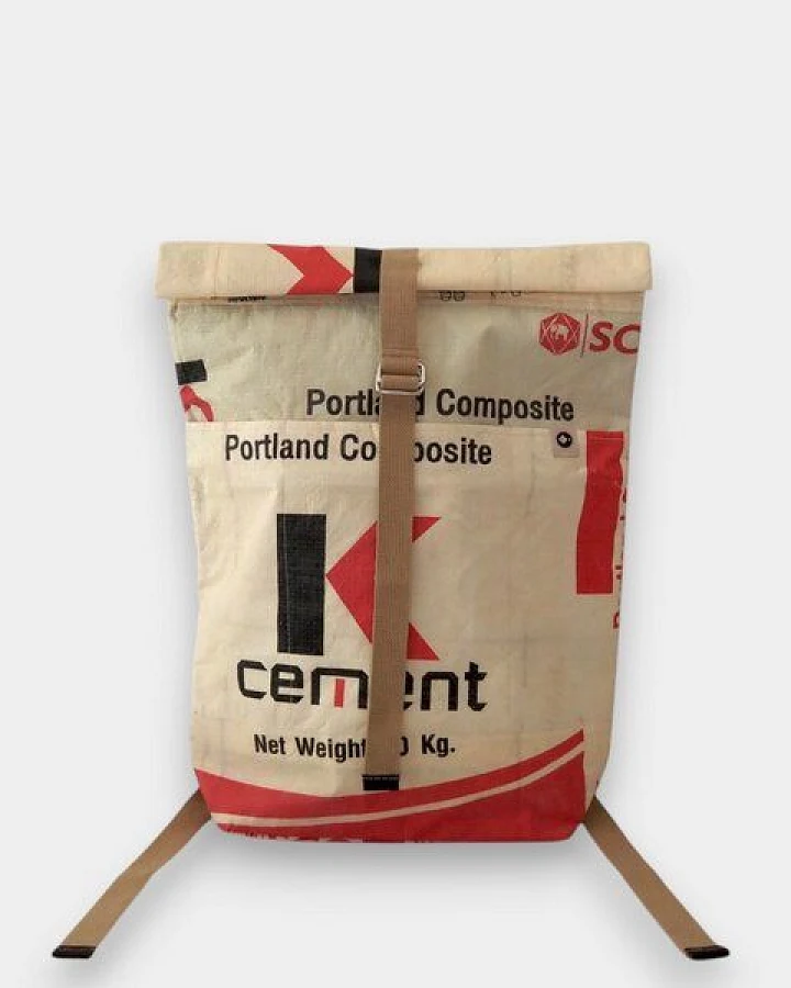 #CEMENT beige-schwarz-rot