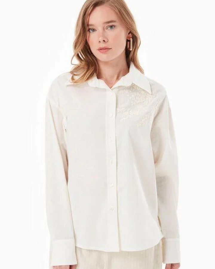 ORGANICATION Bluse aus Bio-Baumwolle und Leinen mit Bestickung