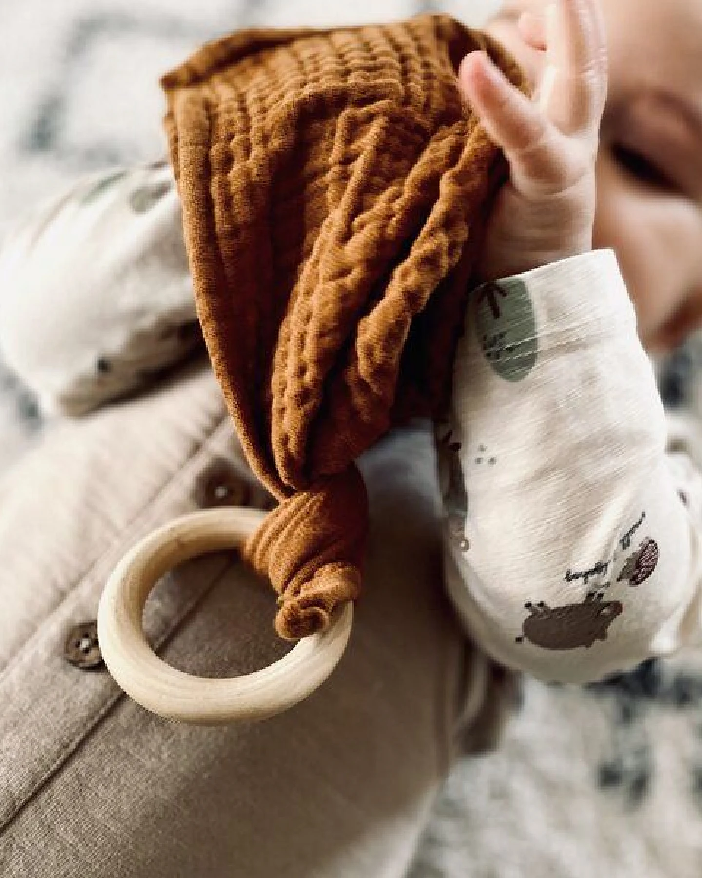 Stoffretter - Windelarsch & Zwirn Stoffretter Schnuff - Baby Musselin Schnuffeltuch mit Greifring – Ansicht 2