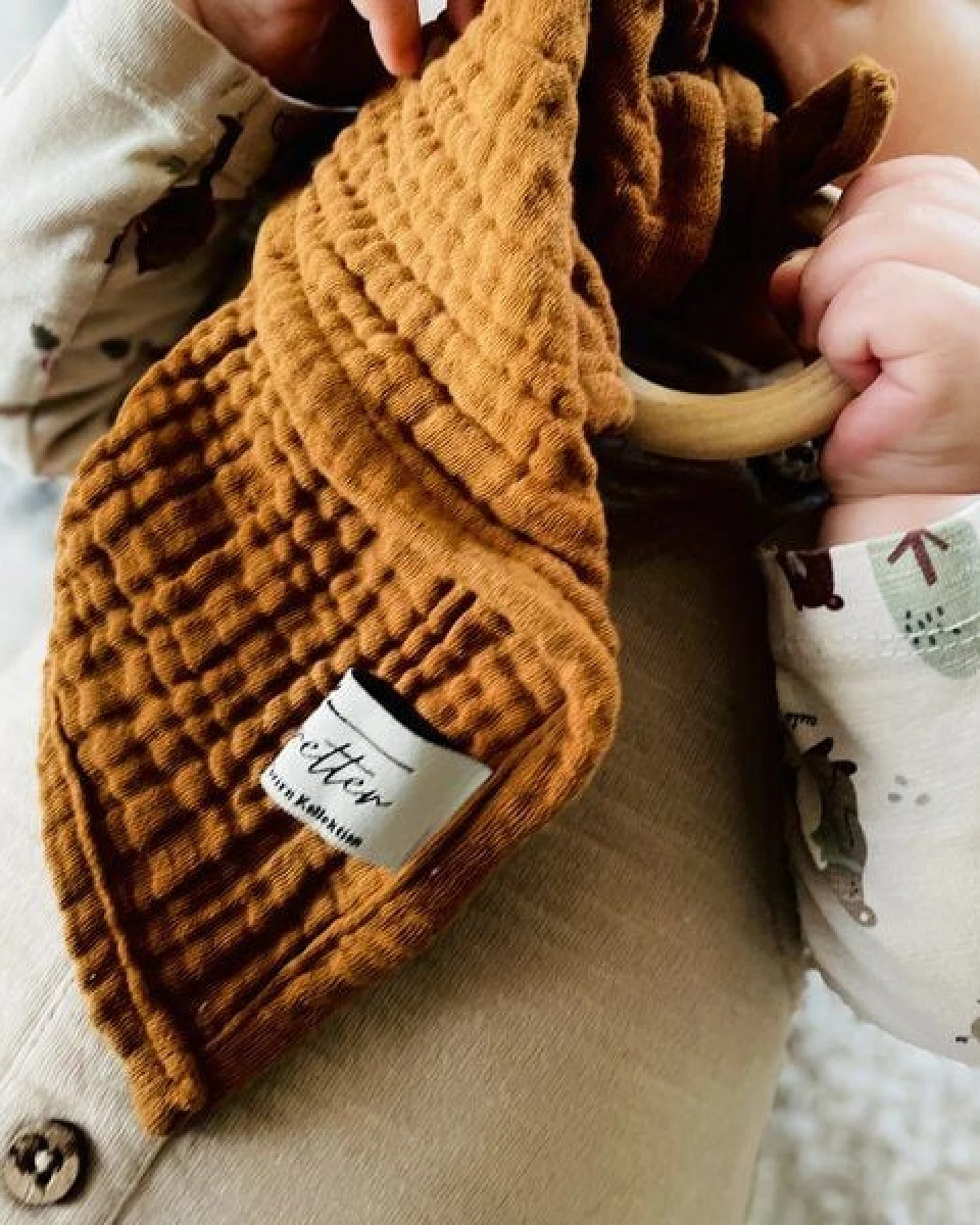 Stoffretter - Windelarsch & Zwirn Stoffretter Schnuff - Baby Musselin Schnuffeltuch mit Greifring – Ansicht 4