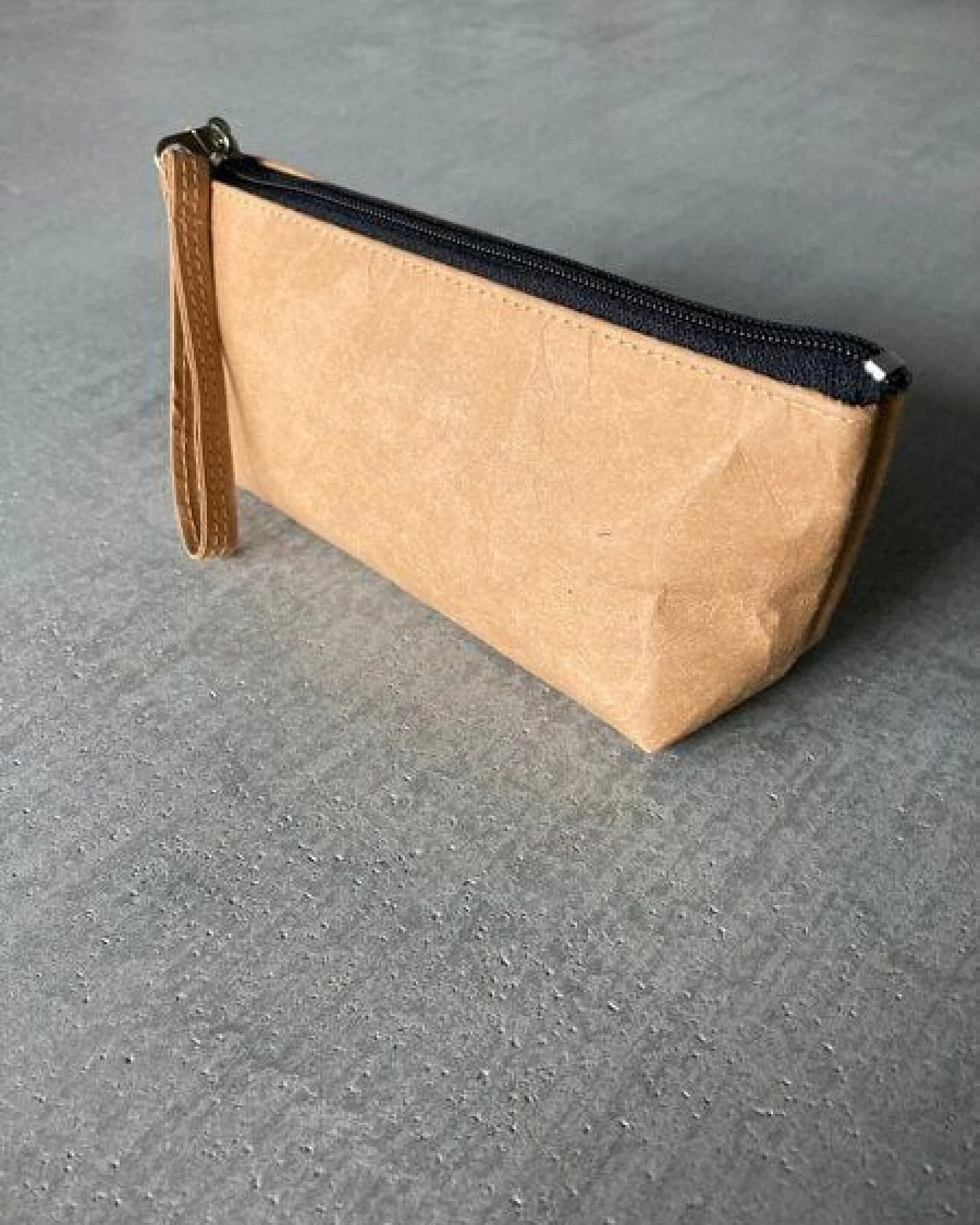 BY COPALA Federmappe / Etui / Kulturbeutel aus Kraftpapier – Ansicht 3