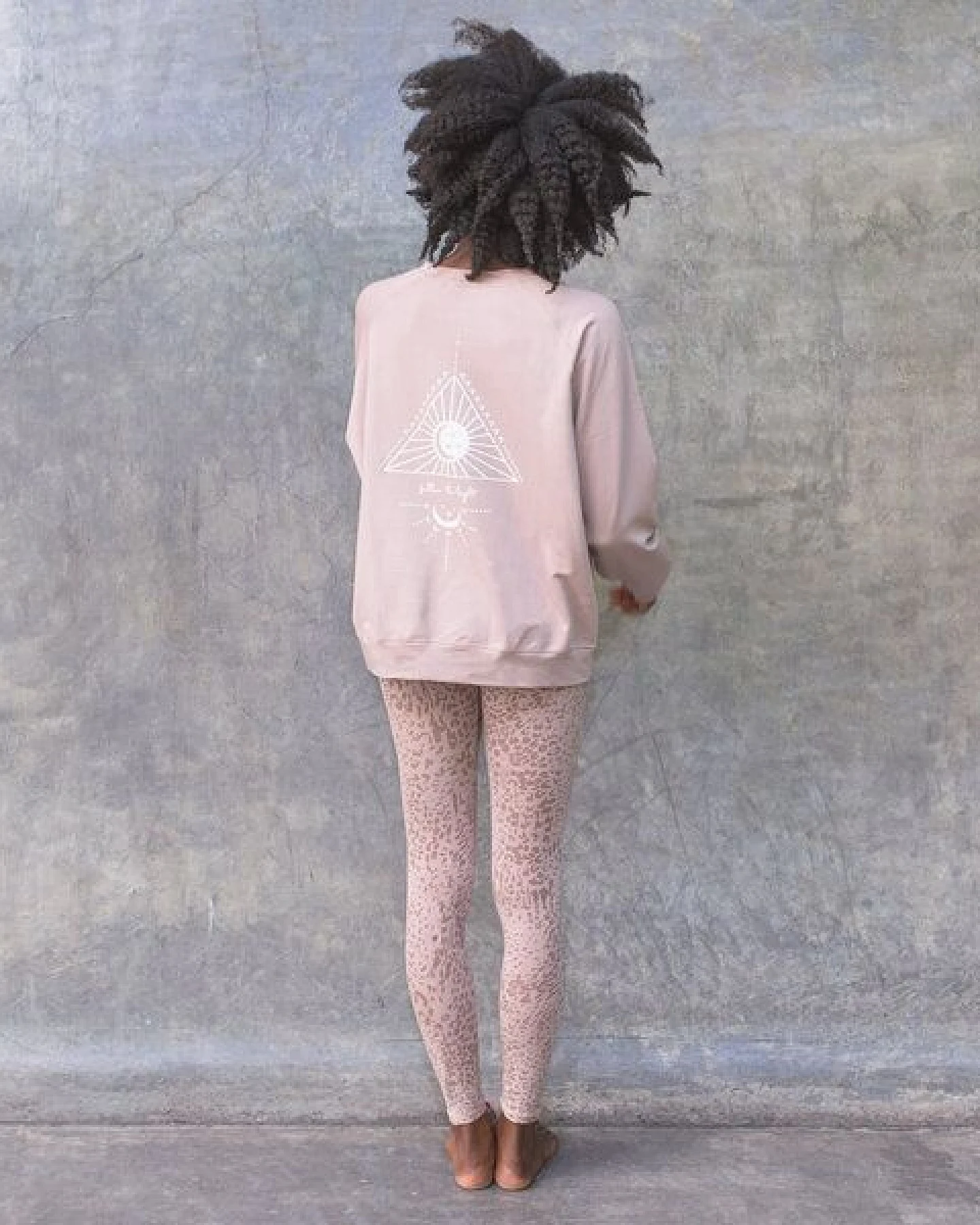 Jaya GIZA - Damen - Superweicher und bequemer Sweater mit Rundhalsausschnitt für entspannte Momente aus French Terry – Ansicht 2