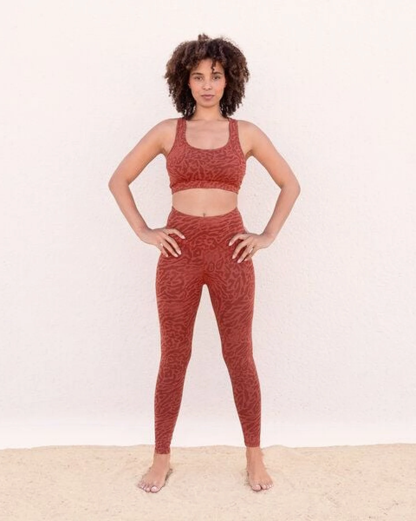 Jaya LEONA - Damen - High-Rise Leggings mit Allover-Leopard-Print aus weichem TENCEL Lyocell/Biobaumwoll-Mix mit doppelter Taillenpartie – Ansicht 3