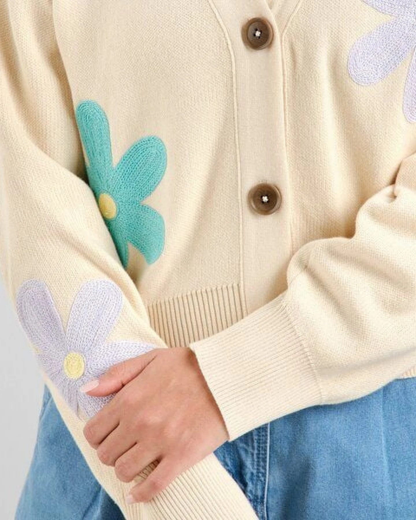 DEDICATED Cardigan Kanan Application Flower - Vanilla – Ansicht 4