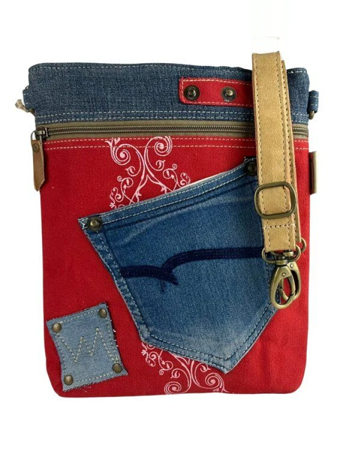 Sunsa Umhängetasche aus rote Canvas & recycelter Jeans. Nachhaltige Crossbody Bag