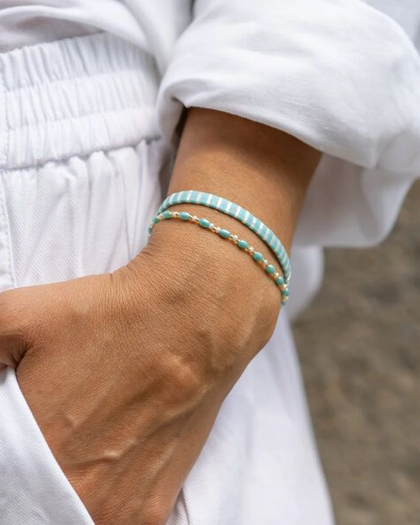juni Sommer Perlenarmband "Tropical" in neon orange, türkis oder golden - mit veganen Reiskorn Perlen – Ansicht 3