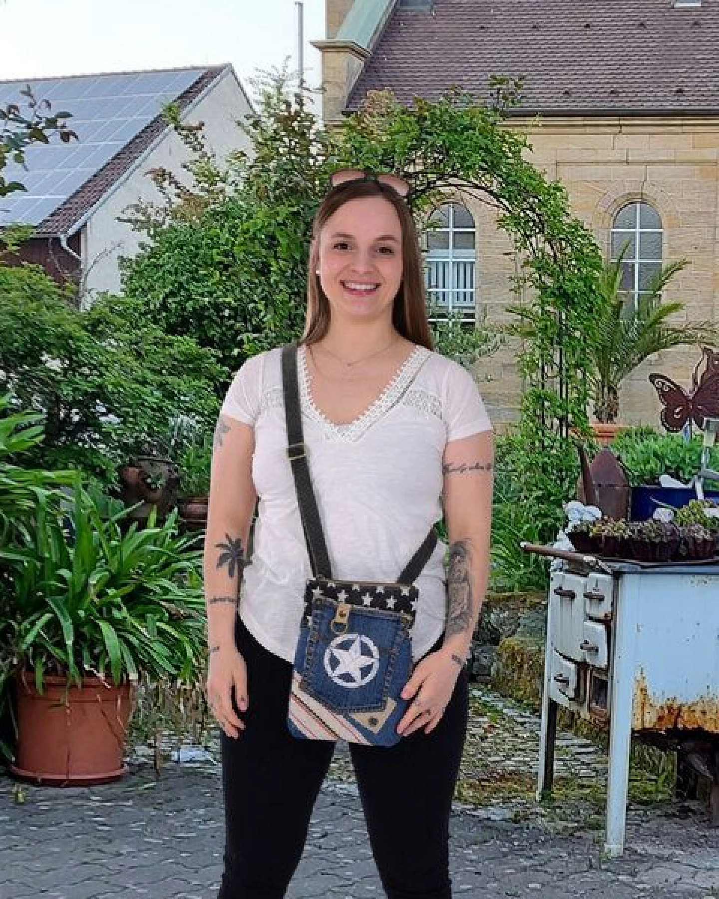 Sunsa Damen Handy Tasche kleine vegane Umhängetasche aus recycelte Jeans & Canvas – Ansicht 2