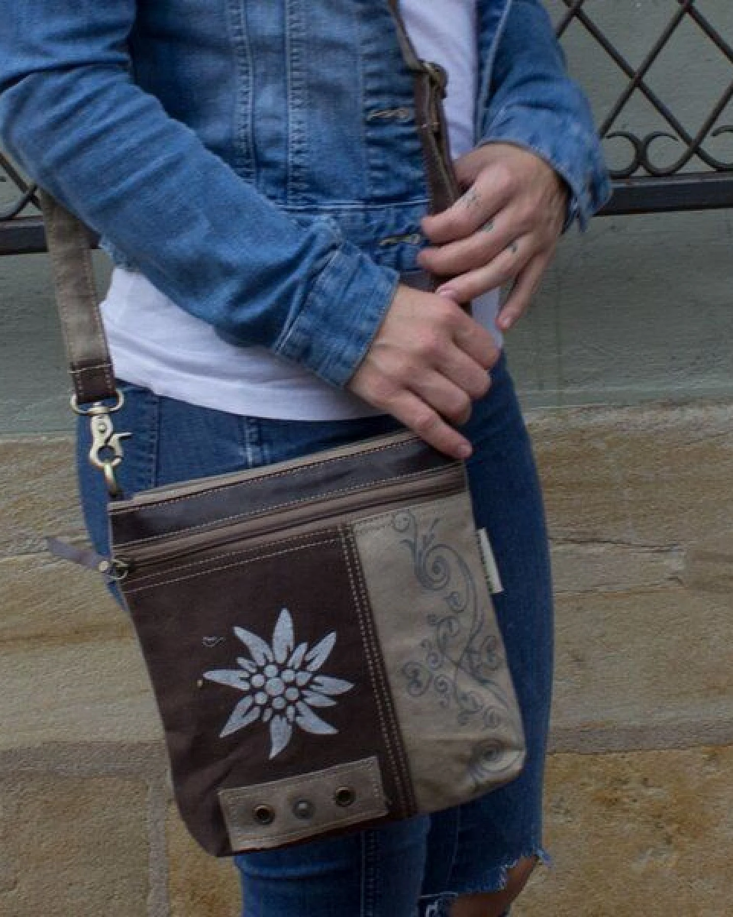 Domelo Trachtentasche Canvas Umhängetasche Damen Schultertasche Crossbody Tasche – Ansicht 2