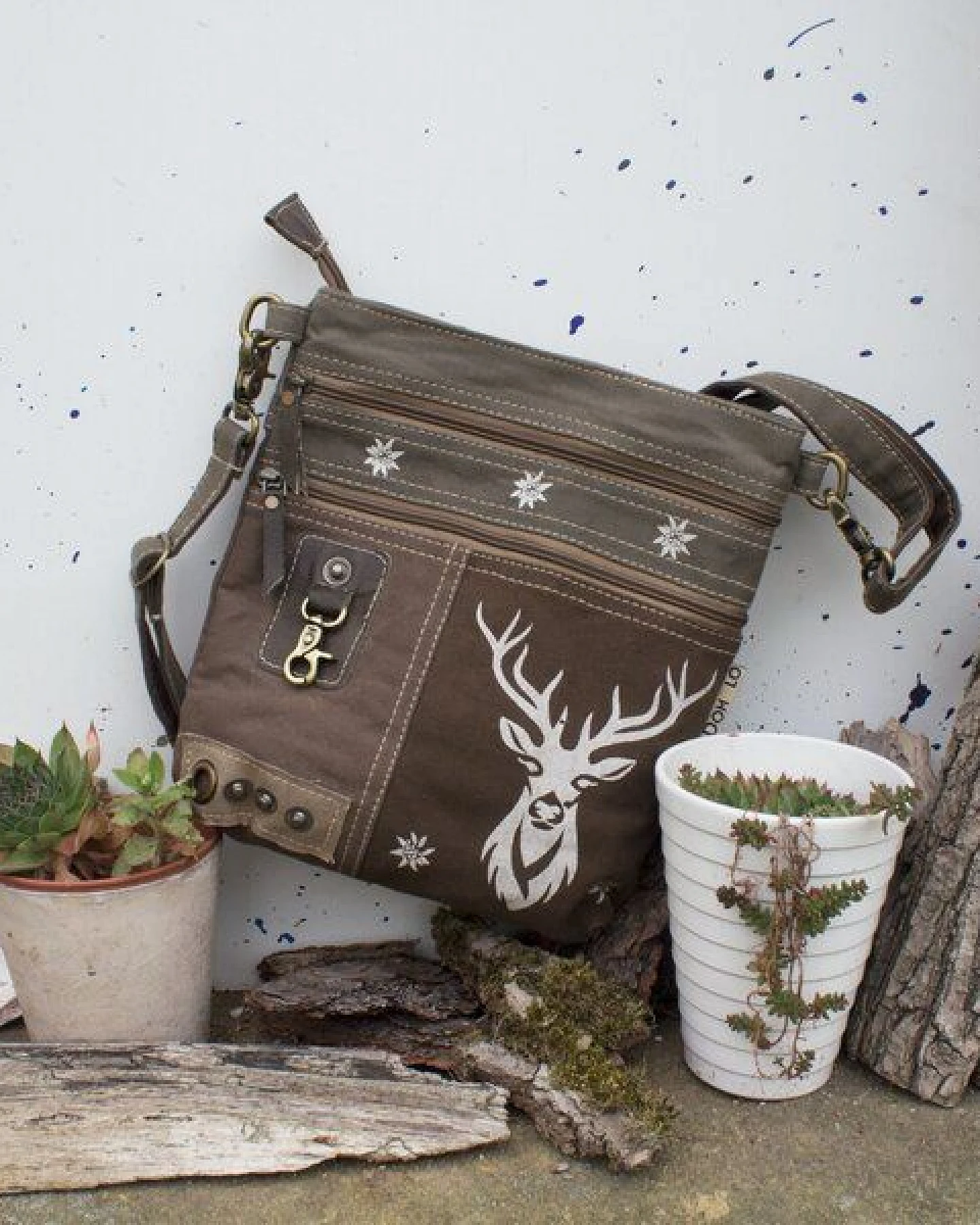 Domelo Umhängetasche. Canvas Trachtentasche mit Hirsch-Motiv, braun/ Khaki grün – Ansicht 4