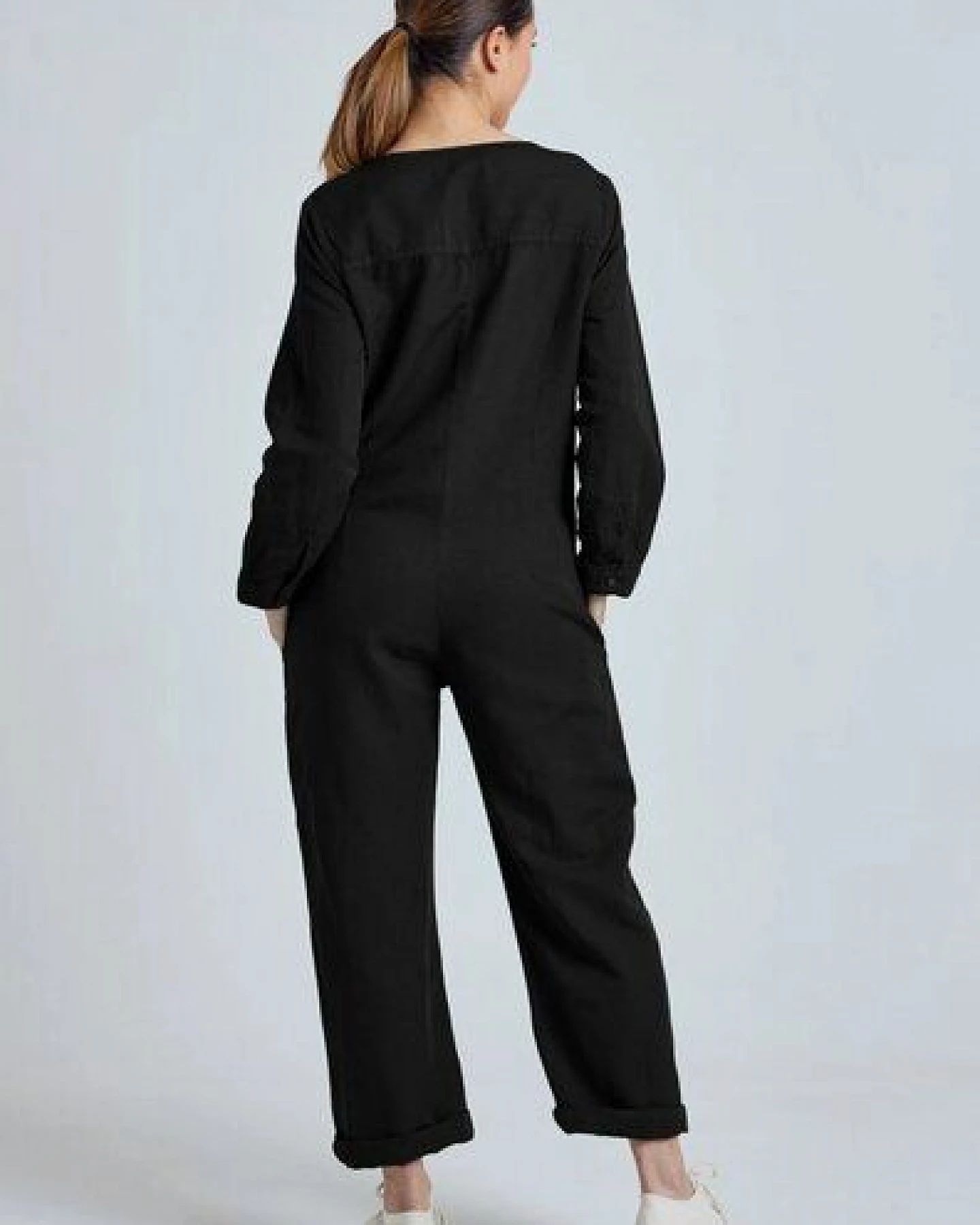 Flax and Loom Leinen Jumpsuit Modell: Clara – Ansicht 3