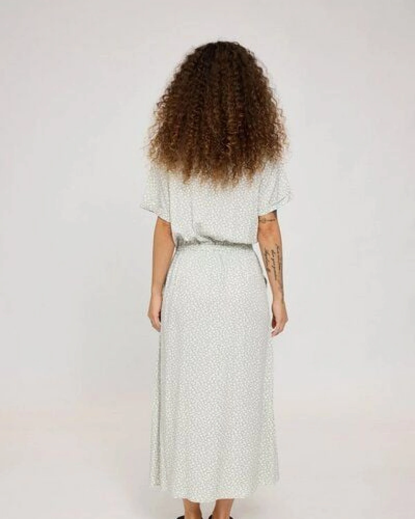Mazine Kleid - Printed Midi - aus EcoVero – Ansicht 3