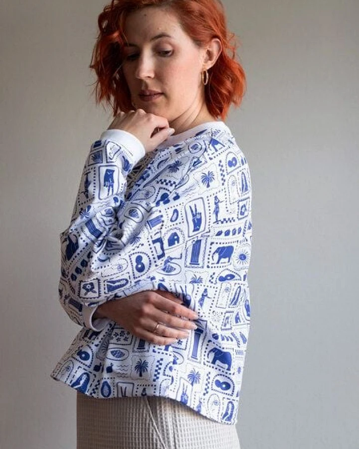 Ecostories Oversized Sweatshirt Postkarte