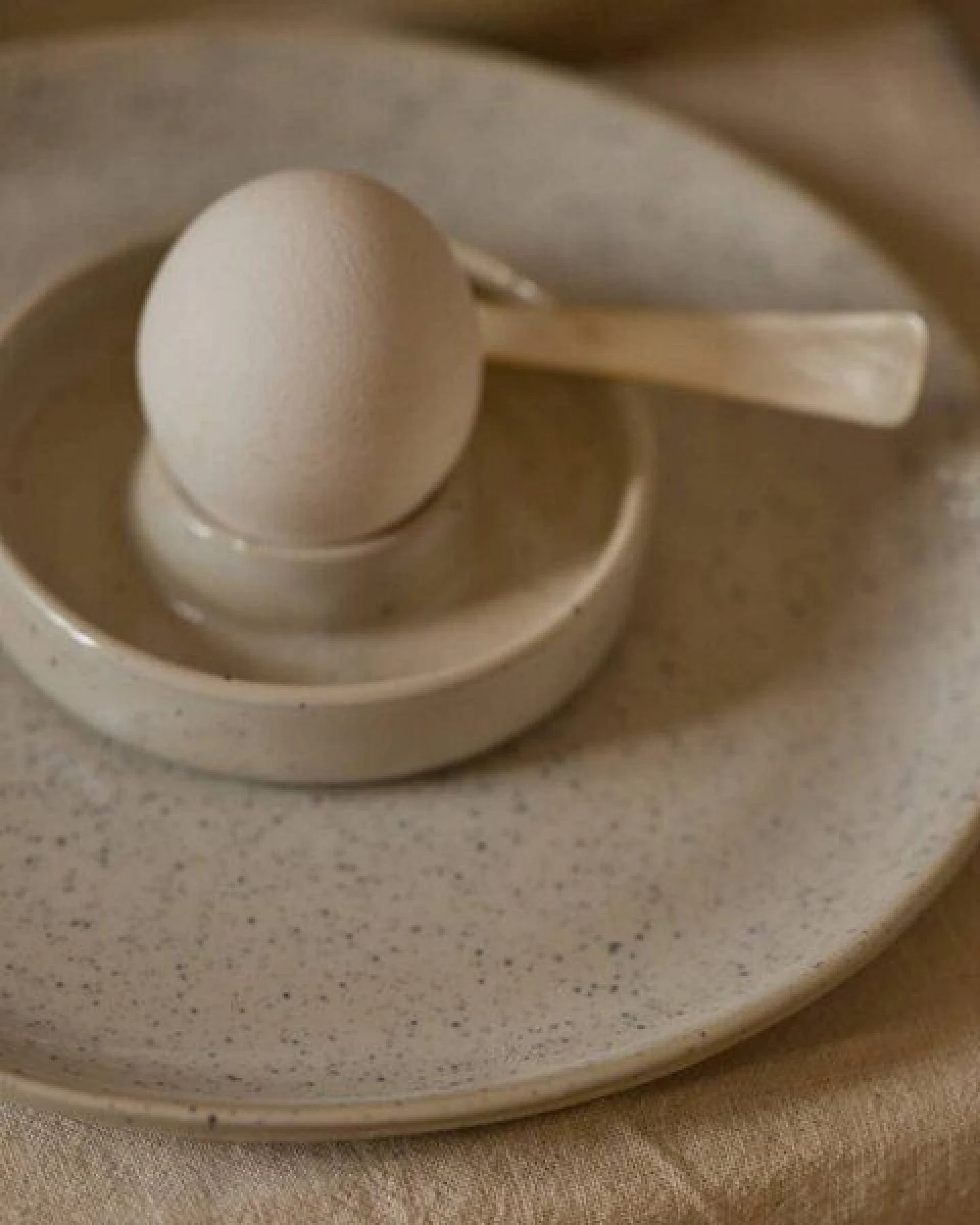 onomao Eierbecher aus Steinzeug 2-er Set – Ansicht 3