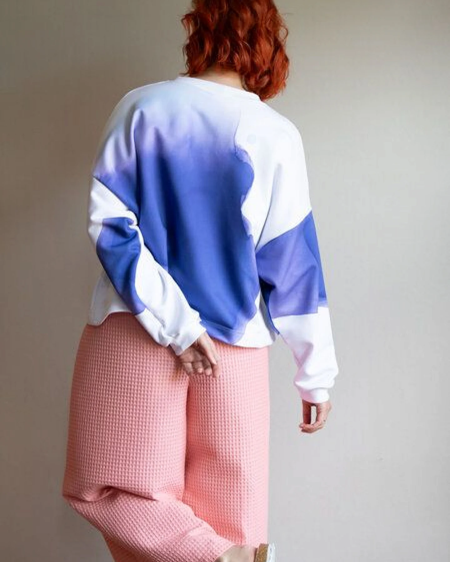 Ecostories Oversized Sweatshirt Pinselstrich – Ansicht 2