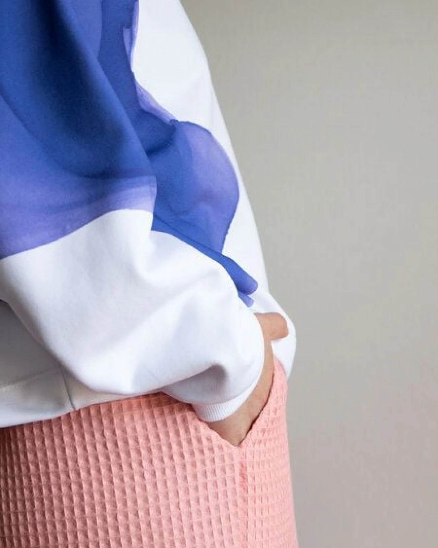 Ecostories Oversized Sweatshirt Pinselstrich – Ansicht 4