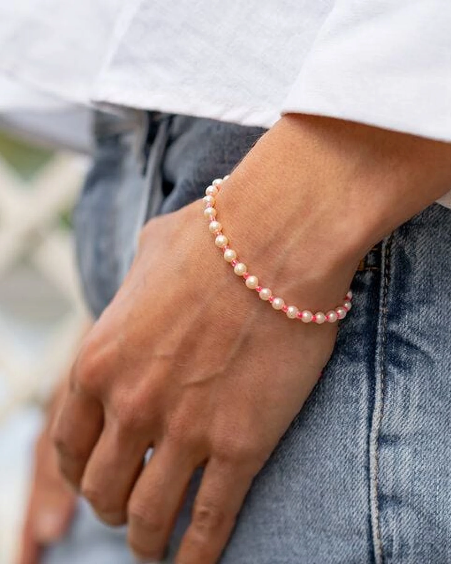 juni Veganes Perlenarmband "Rebell" - in neon pink, orange, blau, rosa oder goldgelb – Ansicht 2