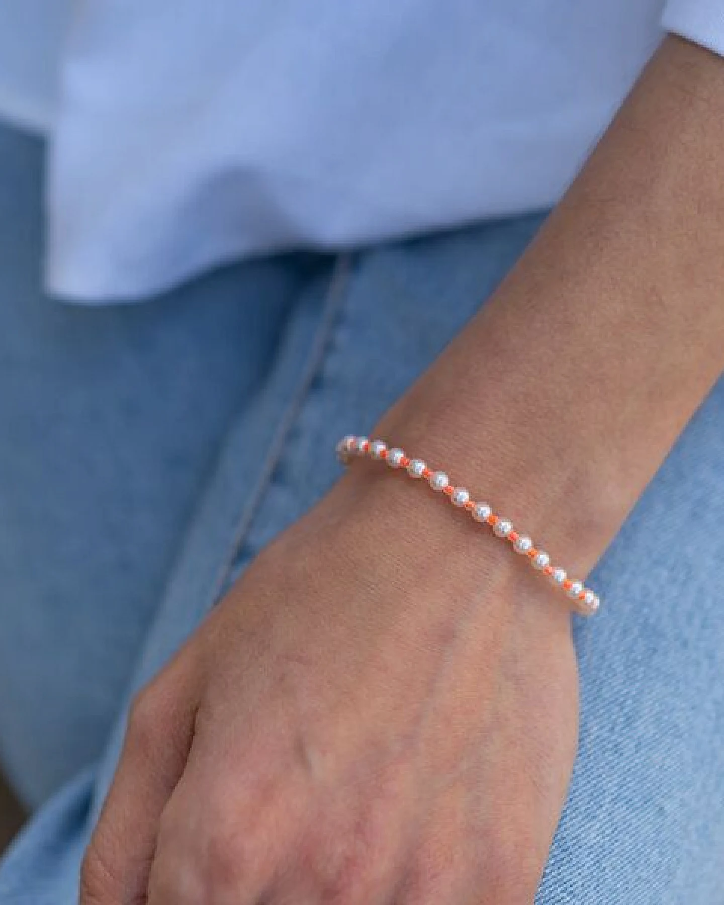 juni Veganes Perlenarmband "Rebell" - in neon pink, orange, blau, rosa oder goldgelb – Ansicht 3