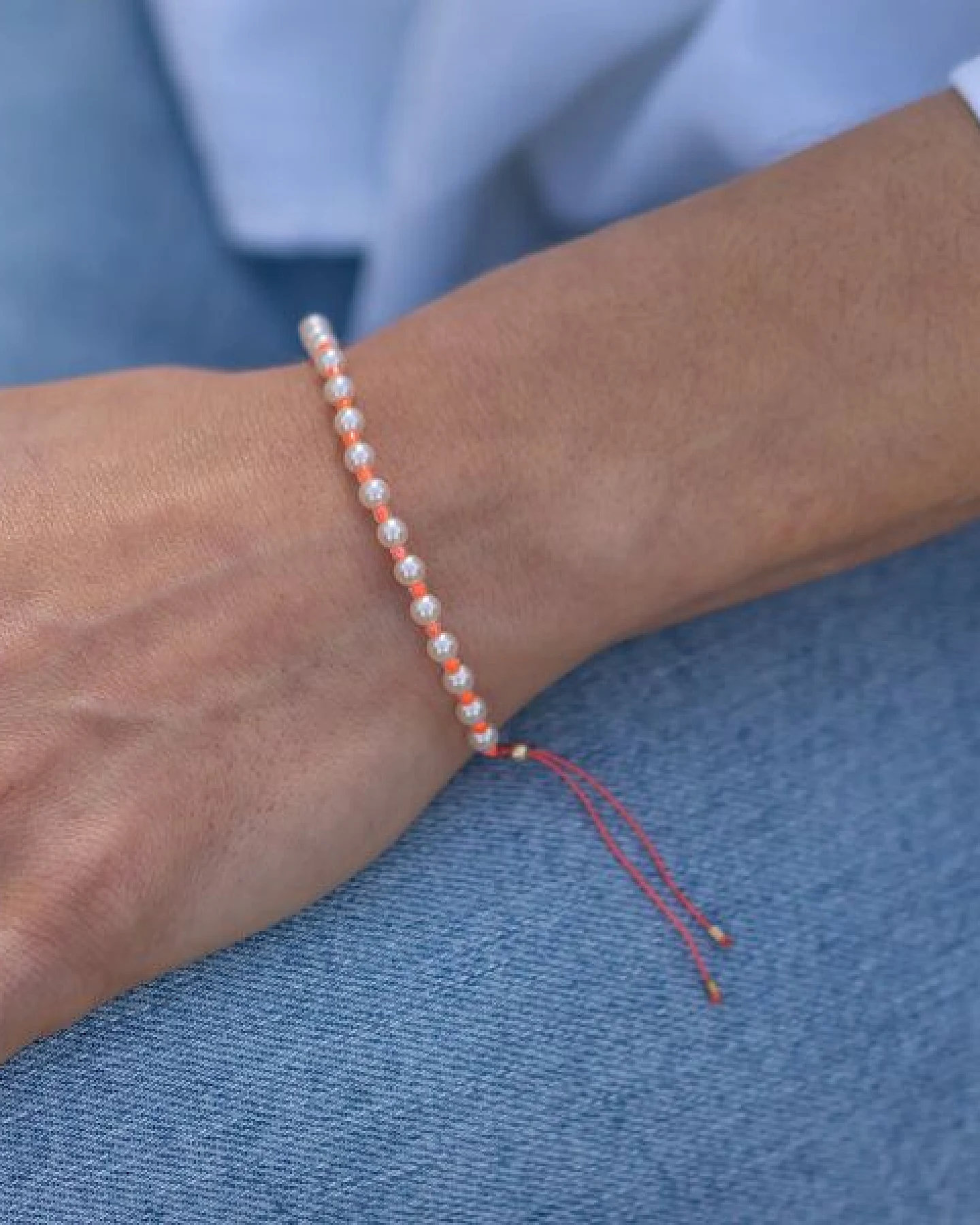 juni Veganes Perlenarmband "Rebell" - in neon pink, orange, blau, rosa oder goldgelb – Ansicht 3