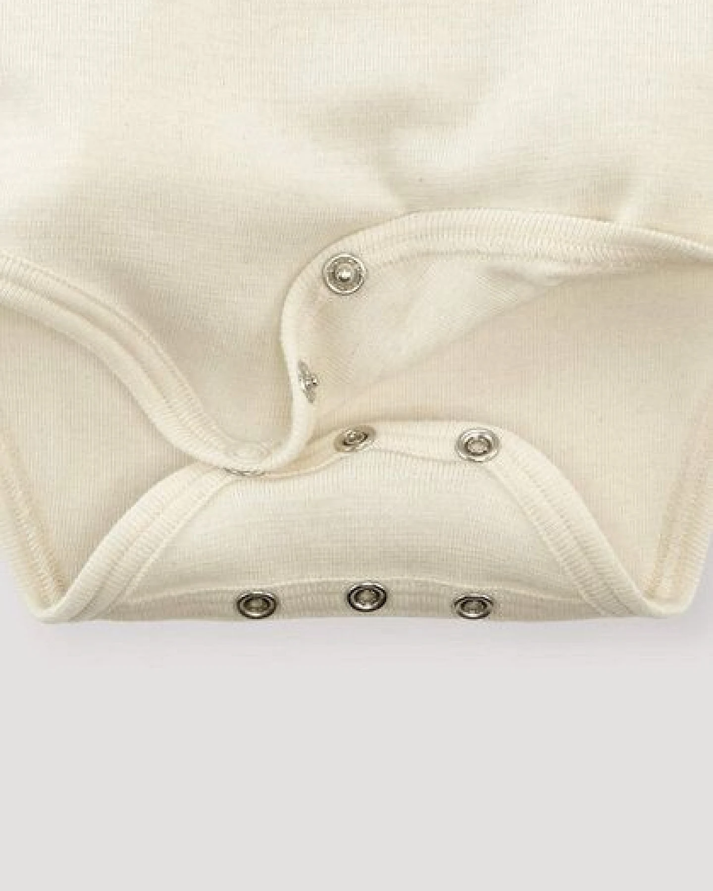 hessnatur Langarmbody aus Bio-Baumwolle mit Merinowolle und Seide – Ansicht 4